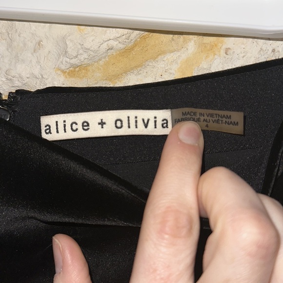 Alice & Olivia Paloma Velvet Ruffle Mini Skirt Size 4 - Picture 8 of 8